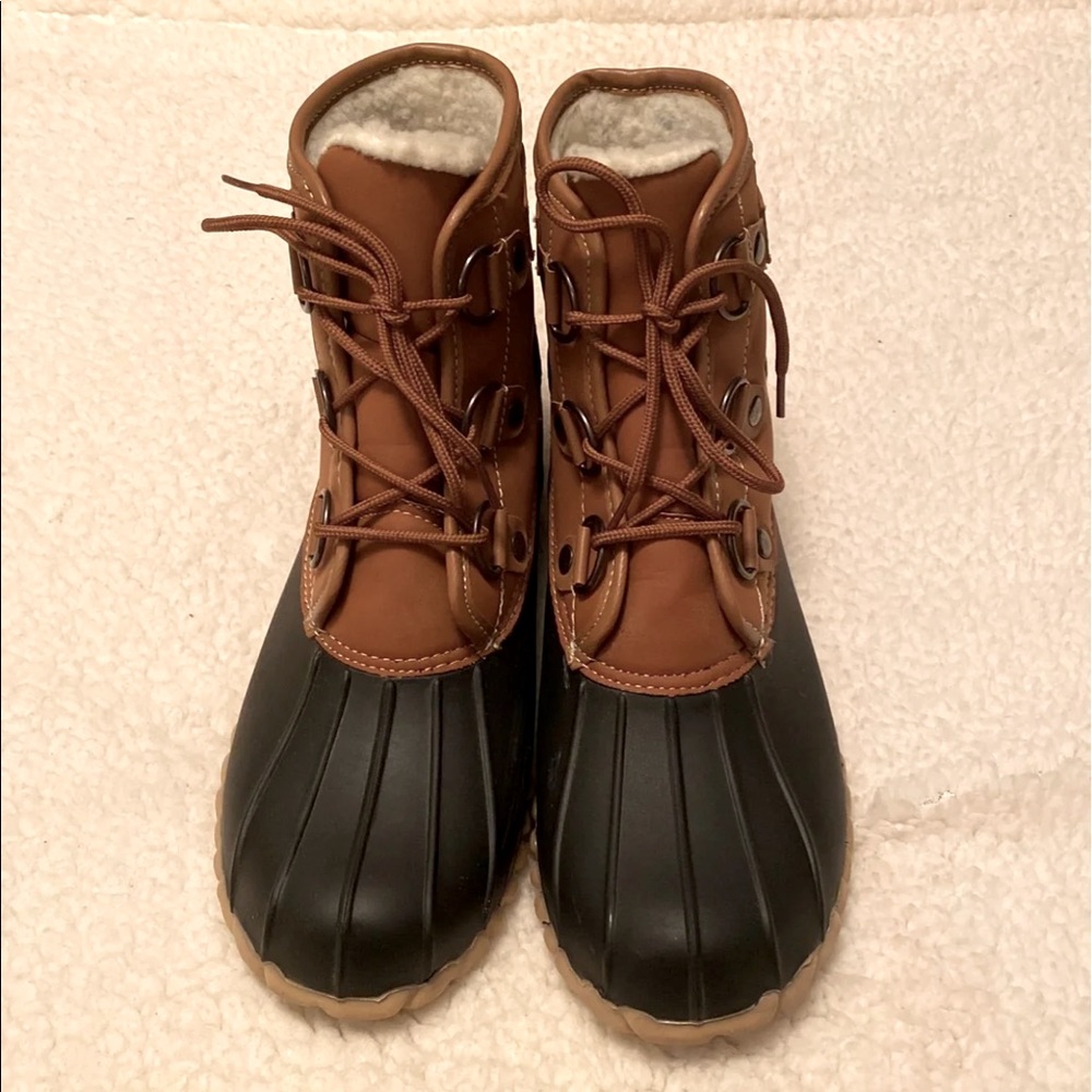 Duck boots